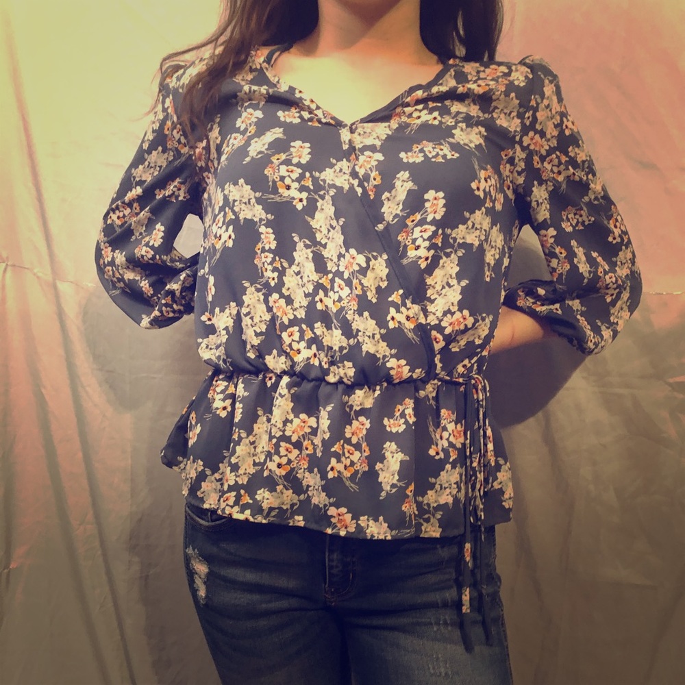 Floral blouse size med